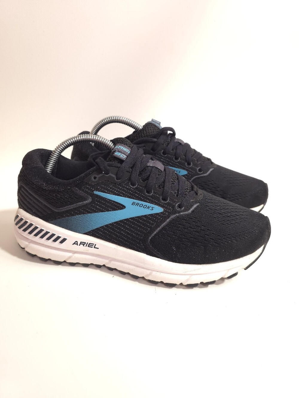 Brooks Ariel 20 Supportive Stability Running shoes Women Black Blue Size US 7.5